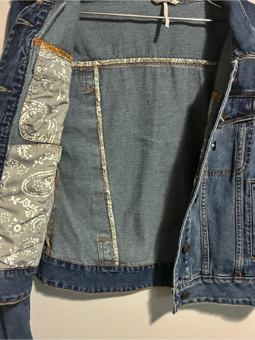 Free People Denim Jacket Large Blue Jean Jacket Classic Trucker Stretch Casual - Picture 9 of 9